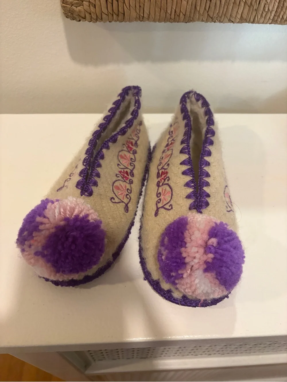 Minas LP Traditional Greek Wool Kids Pom-Pom Slippers - US 11 UK 10